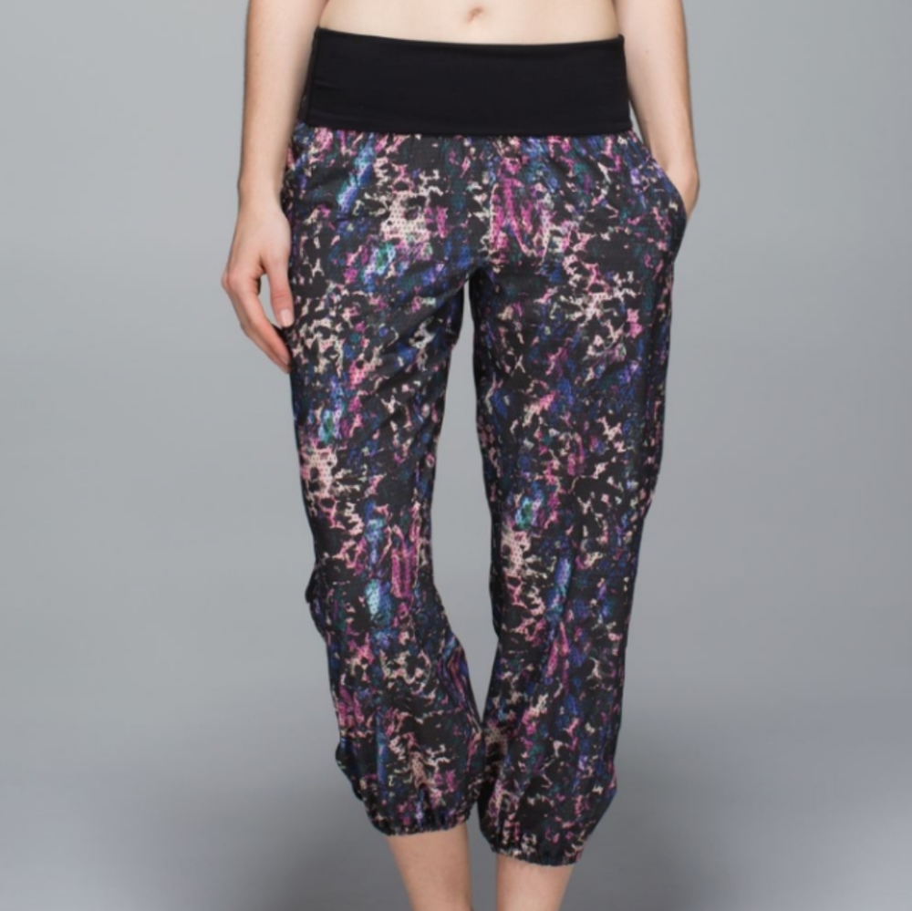 lululemon athletica Multicolor Patterned Pants